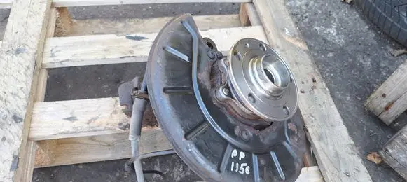 Volkswagen Jetta V Front wheel hub