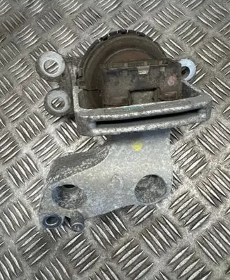 Nissan X-Trail T32 Engine mount bracket 112114BD0A