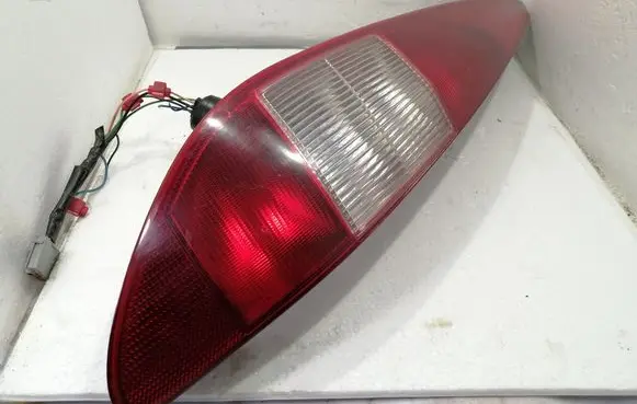 Ford Mondeo Mk III Rear/tail lights 1S7113405C