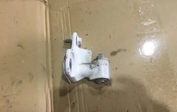 Mercedes-Benz SLK R172 Front door lower hinge 
