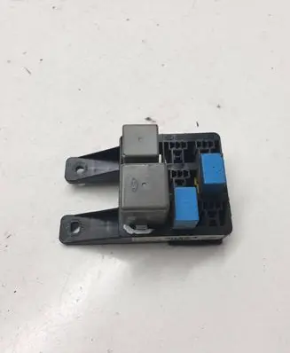 Hyundai Tucson JM Fuse module 911052E101