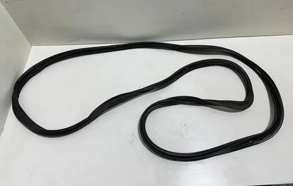Toyota Highlander XU70 Trunk rubber seal (body)