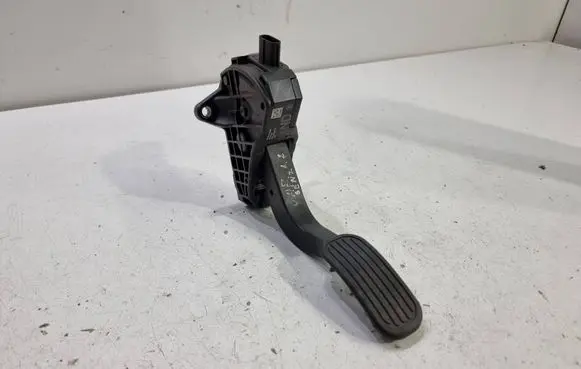 Toyota C-HR I Accelerator throttle pedal 78110F4020 16214A2