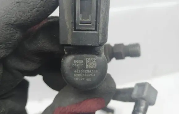 Renault Scenic II - Grand scenic II Fuel injector 8200380253