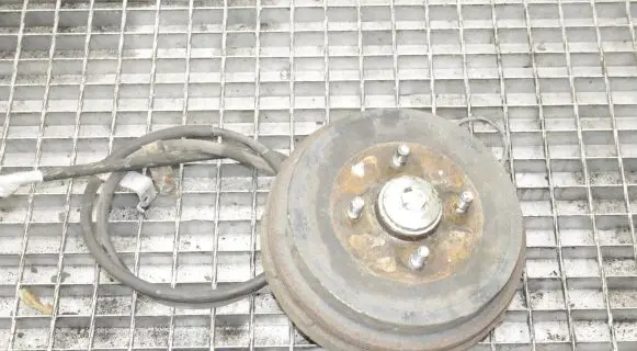 Nissan Note (E12) Rear wheel hub