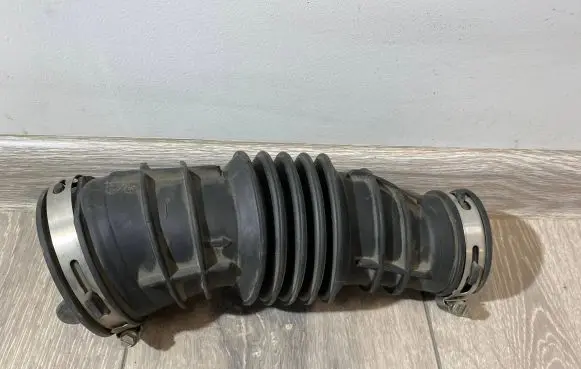 Ford S-MAX Air intake duct part DS739C662KH DS739C662 DS739R504HC
