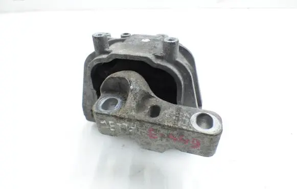Volkswagen Jetta VI Engine mount bracket 1K0199262CN