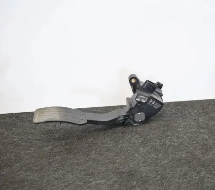Nissan Juke I F15 Accelerator throttle pedal 180021HM0B