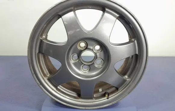 Toyota Prius (NHW20) R18 alloy rim 