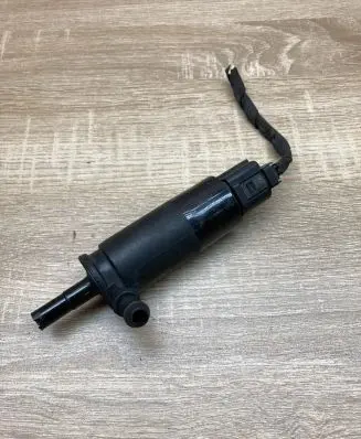 BMW 7 E65 E66 Windscreen/windshield washer pump 8377613 577863