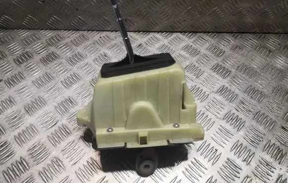 Mercedes-Benz E A207 Gear selector A2042678124 2042678124