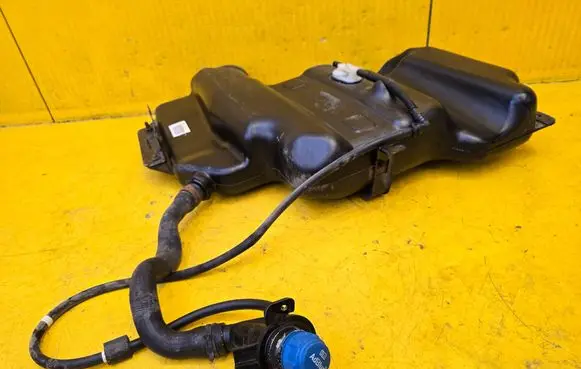 Mercedes-Benz Vito Viano W447 AdBlue liquid reservoir A4474700015