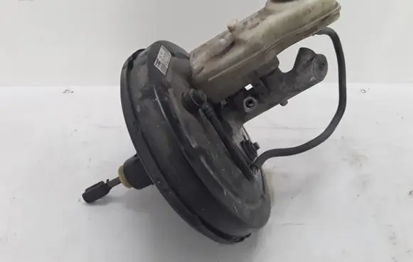 Renault Megane II Brake booster