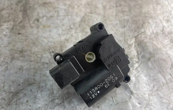 Toyota Corolla Verso E121 Air flap motor/actuator 1138002051