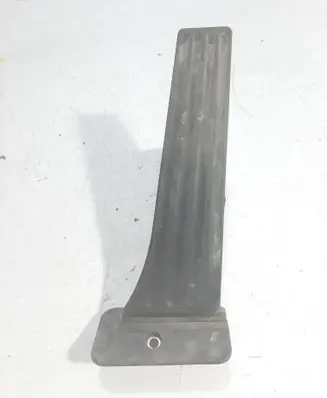 Accelerator throttle pedal