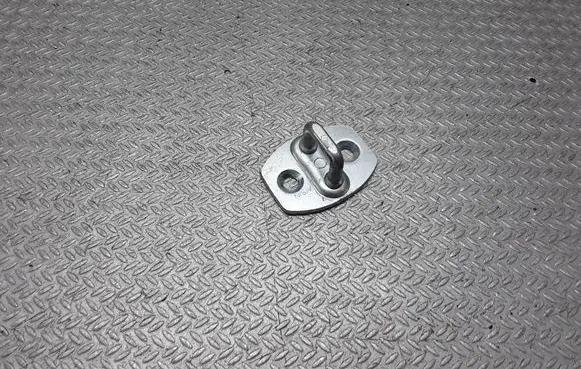 Toyota Verso Front door lock loop/hook striker 