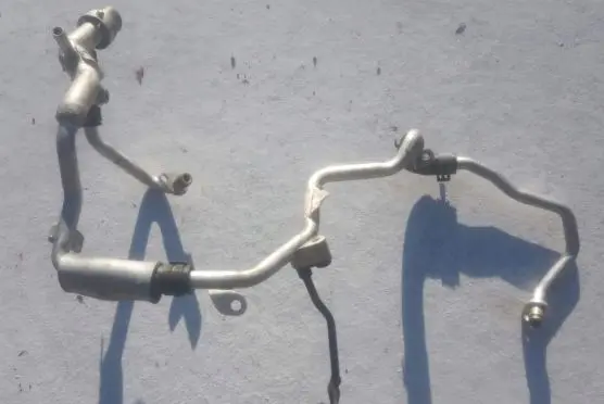 Audi Q7 4M Engine coolant pipe/hose 057121065G