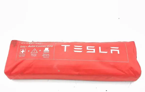 Tesla Model S First aid kit 