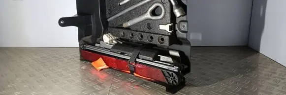 Mercedes-Benz C W203 Tool set 2038900061