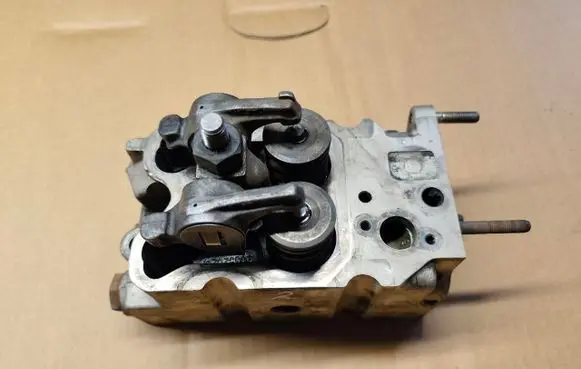 Jeep Cherokee XJ Engine head 4883416AB