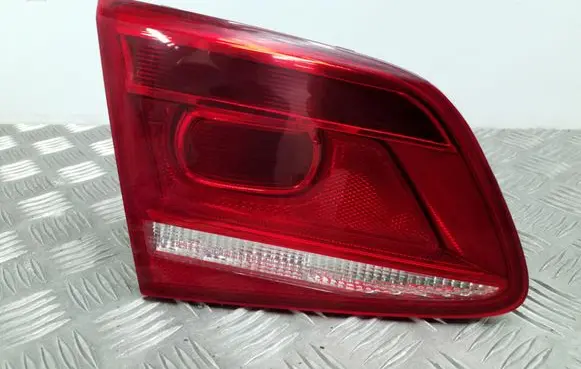 Volkswagen PASSAT B7 Tailgate rear/tail lights 3AE945093K