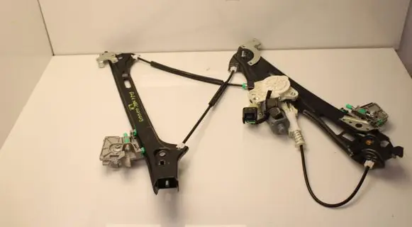 Mercedes-Benz CLS C219 Front door window regulator with motor 