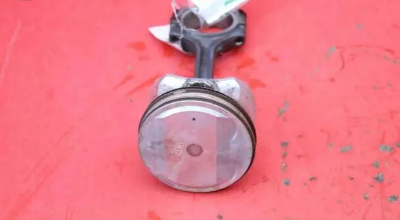 Piston