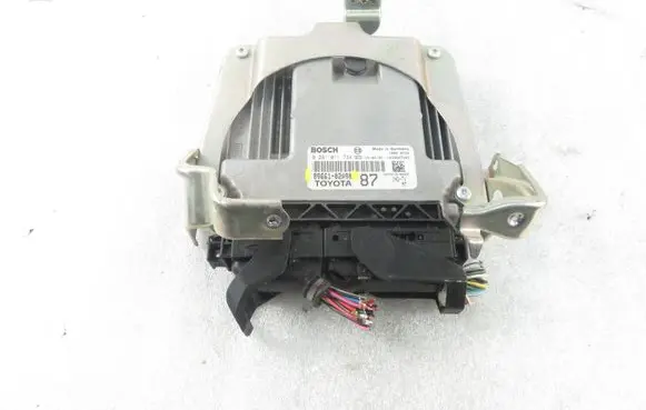 Toyota Corolla E120 E130 Engine control unit/module 8966102A90