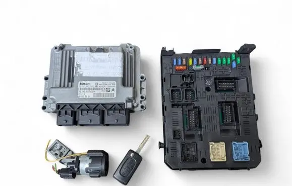 Peugeot 308 Engine ECU kit and lock set 0261201863 9666235880