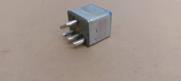 Mercedes-Benz 380 560SEC C126 Other relay 0015425919 899856 30858687