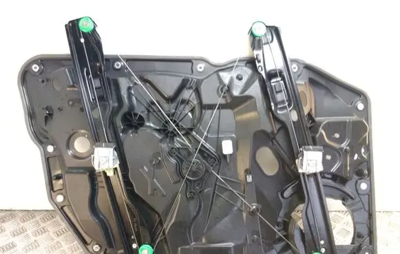 Volkswagen Touareg II Front window lifting mechanism without motor 7P6837756D