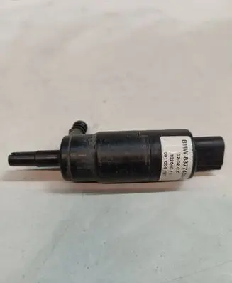 BMW 5 E60 E61 Headlight washer pump 837743001