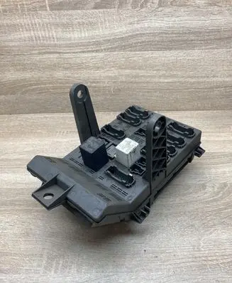 Renault Laguna I Fuse module 7703297506 7700821586