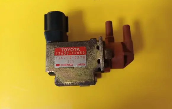 Toyota Carina T190 Vacuum valve 1763016050 1362000270