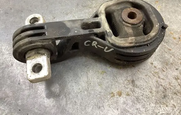 Engine mount bracket
