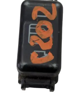 Mercedes-Benz C W202 Electric window control switch 2028205210 03809760