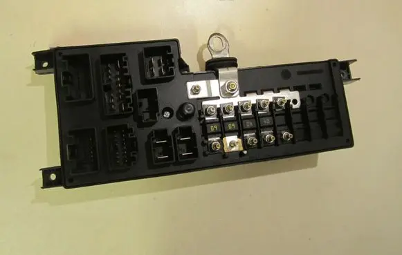 Volvo V70 Fuse module 30728008