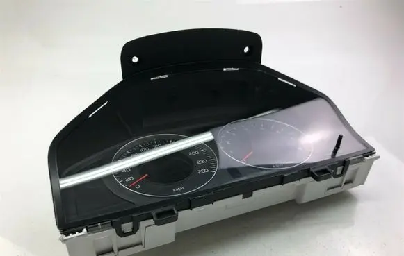 Volvo V70 Speedometer (instrument cluster) 31270898AA G1104