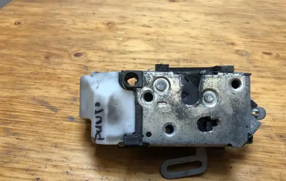 Fiat Punto (188) Front door lock