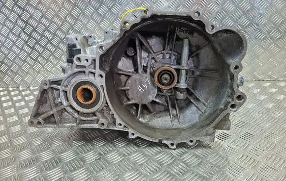 Hyundai Tucson JM Manual 5 speed gearbox S25165186 L4H