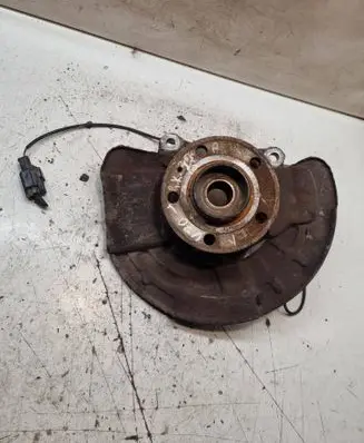 Front wheel hub