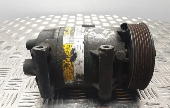 Renault Laguna II Air conditioning (A/C) compressor (pump) 01139027