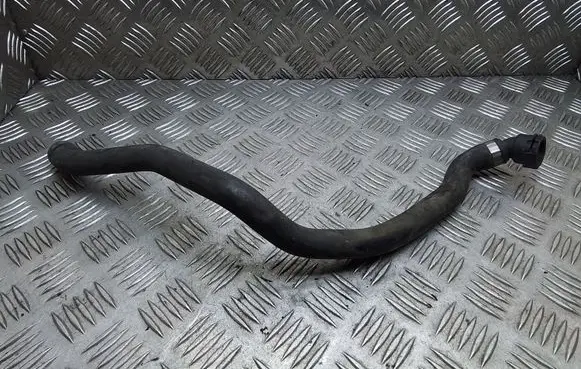 Coolant pipe/hose