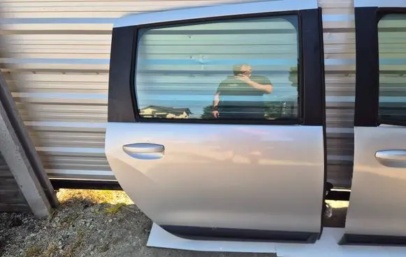 Dacia Lodgy Rear door 