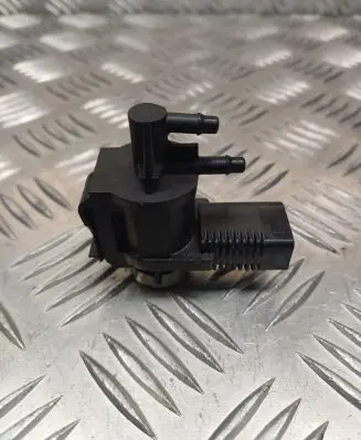 Audi A4 S4 B7 8E 8H Turbo solenoid valve 1J0906283C