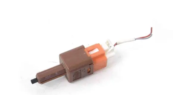 Nissan Juke I F15 Brake pedal sensor switch 7831K1