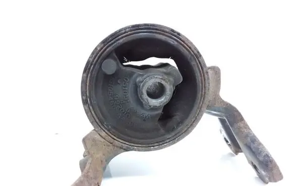 Jeep Patriot Engine mount bracket