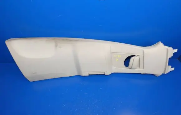 Volvo XC90 (B) pillar trim (top)