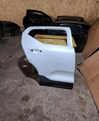 Volvo XC40 Rear door 