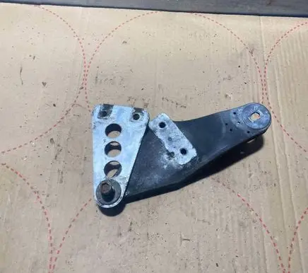 Audi A8 S8 D2 4D Engine mount bracket 4D0199603B